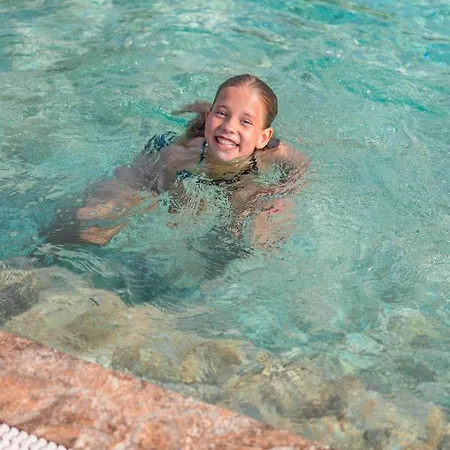 Village Riva Blu بادينغي سول غاردا