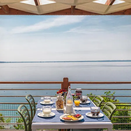 Village & Glamping Riva Blu *