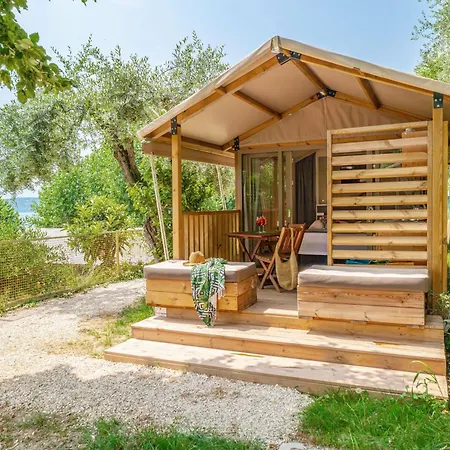 Village & Glamping Riva Blu * Паденге-суль-Гарда